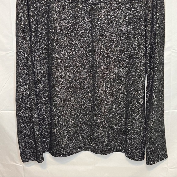 Talbots, Long Sleeve Black and Sliver, V-Neck, Long Sleeve, Blouse, Size Medium - Picture 4 of 9